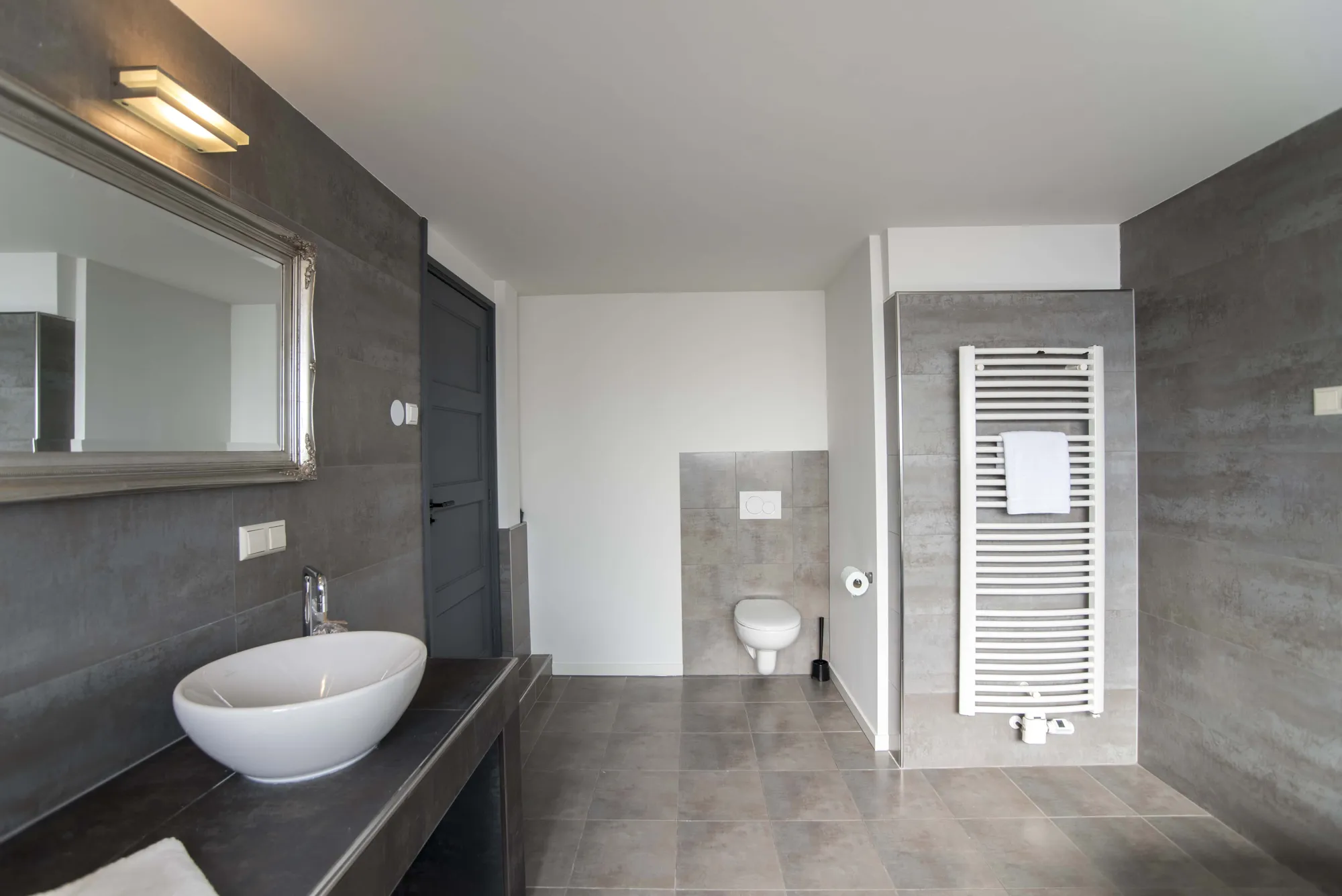 Washbasin and bathroom